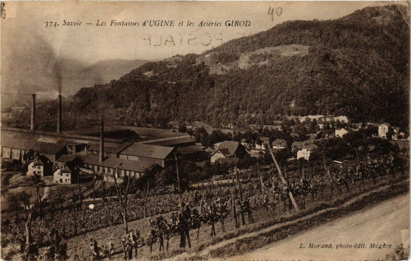 Carte postale ancienne Les Fontaines d'Ugine et les Acieries Girod à Ugine
