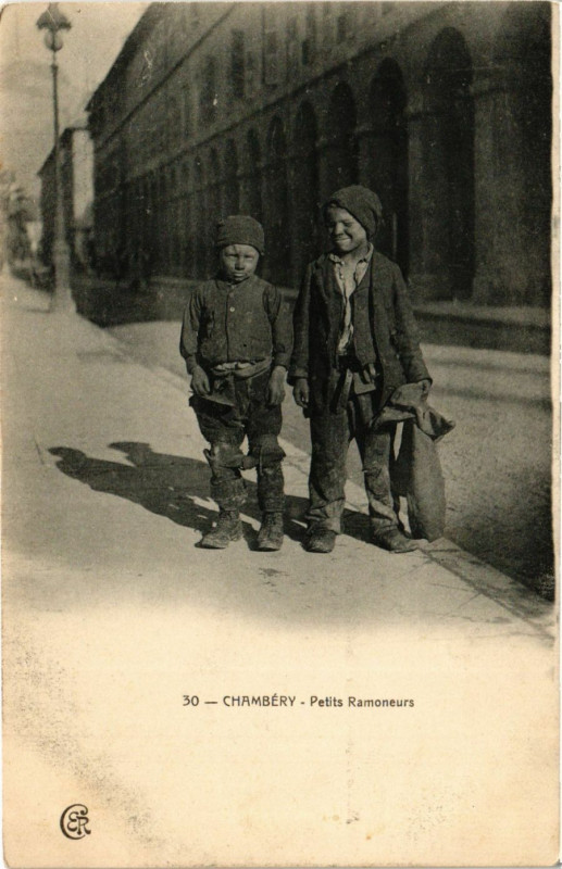 Carte postale ancienne Chambery - Petits Ramoneurs à Chambéry