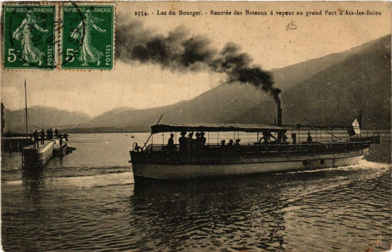 Carte postale ancienne Rentrée des Bateaux a vapeur au grand Port d'Aix-les-Bains à Aix-les-Bains