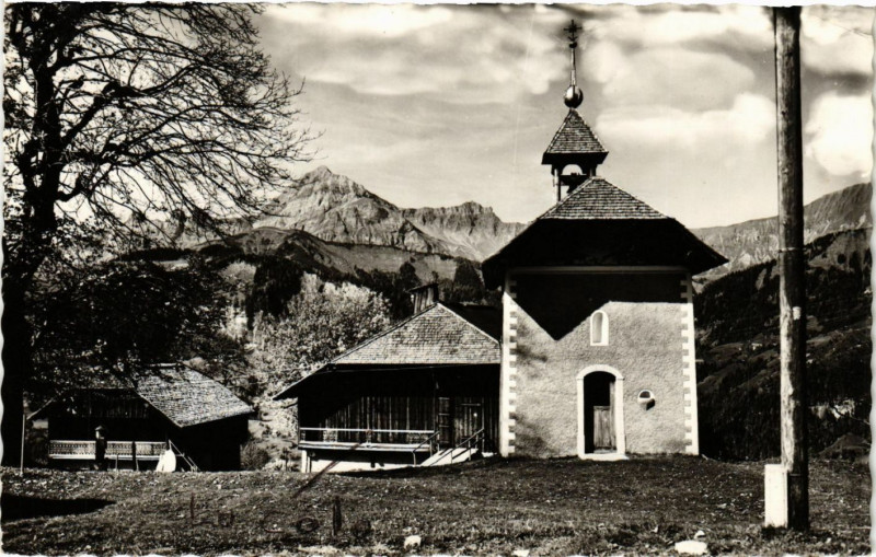 Carte postale ancienne Crest-Voland Alt 1230 m - Chapelle du Cernix et le Mt-.. à Crest-Voland