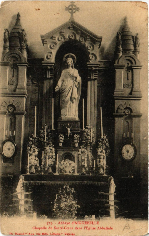 Carte postale ancienne Abbaye d'Aiguebelle - Chapelle du Sacré-Coeur dans l'Eglise ..
