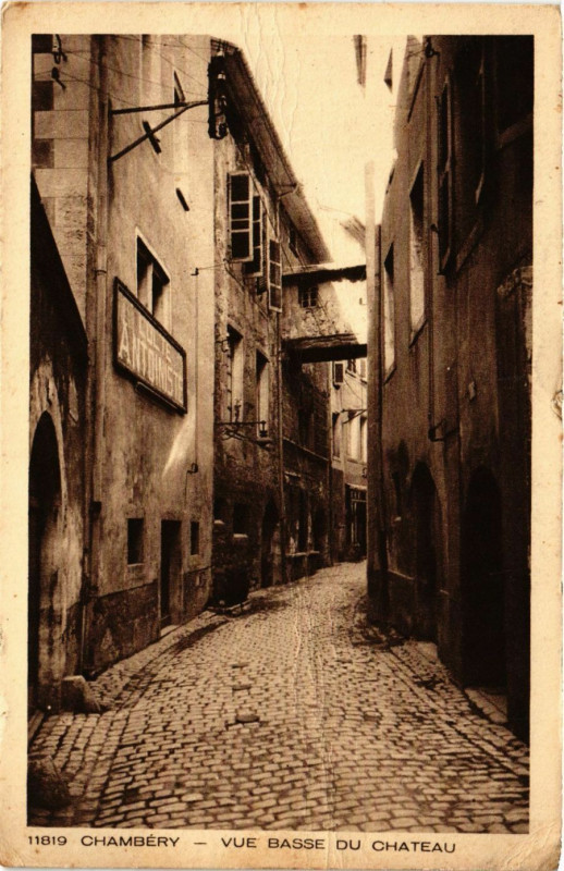 Carte postale ancienne Chambery - Vue Basse du Chateau à Chambéry