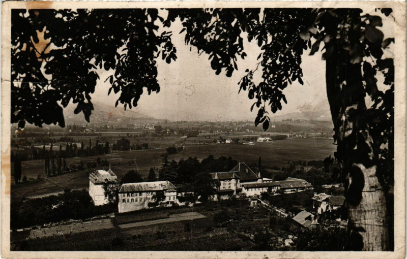 Carte postale ancienne Challes-les-Eaux - Le Chateau du Xvii s. - Vue d'ensemble à Challes-les-Eaux