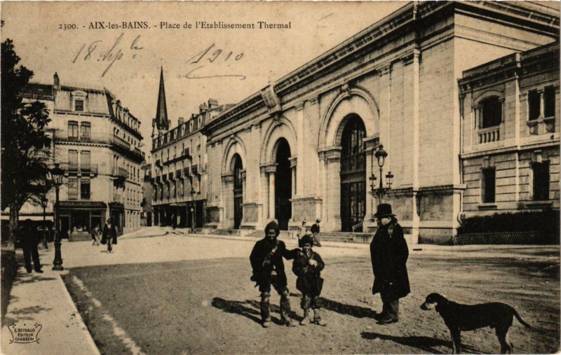 Carte postale ancienne Aix-les-Bains Place de l'Etabl. Thermal à Aix-les-Bains
