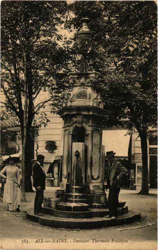 Carte postale ancienne Aix-les-Bains - Fontaine Thermale Publique à Aix-les-Bains