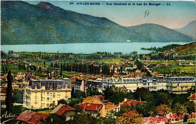 Carte postale ancienne Aix-les-Bains - Vue générale et le Lac du Bourget à Aix-les-Bains