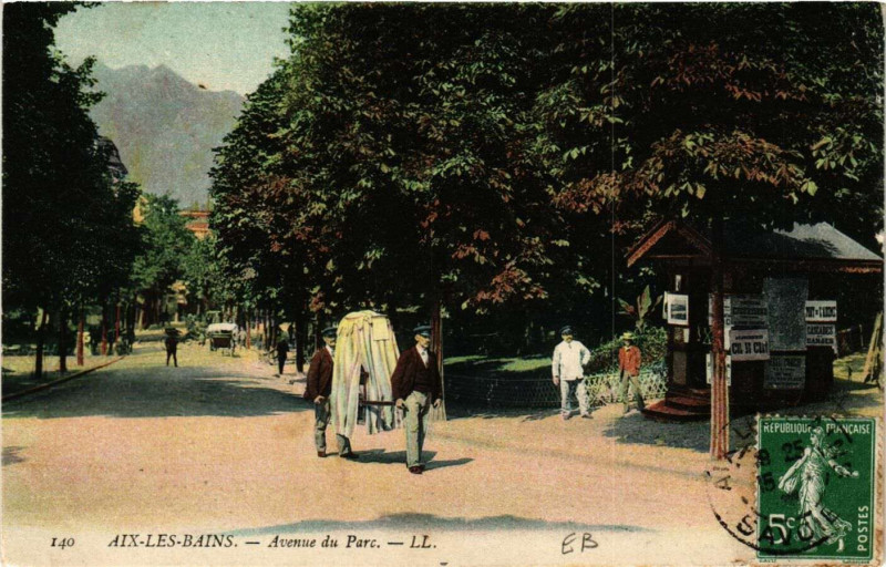 Carte postale ancienne Aix-les-Bains - Avenue du Parc à Aix-les-Bains