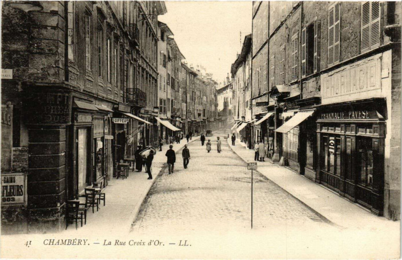 Carte postale ancienne Chambery - Le Rue Croix d'Or à Chambéry