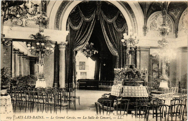 Carte postale ancienne Aix-les-Bains - Le Grand Cercle - La Salle de Concert à Aix-les-Bains