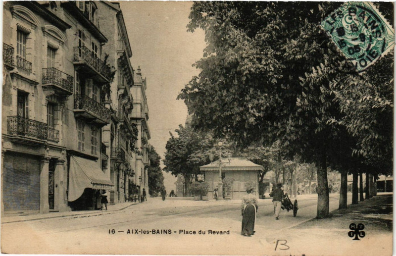 Carte postale ancienne Aix-les-Bains - Place du Revard à Aix-les-Bains