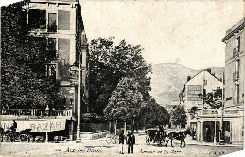 Carte postale ancienne Aix-les-Bains - Avenue de la Gare à Aix-les-Bains
