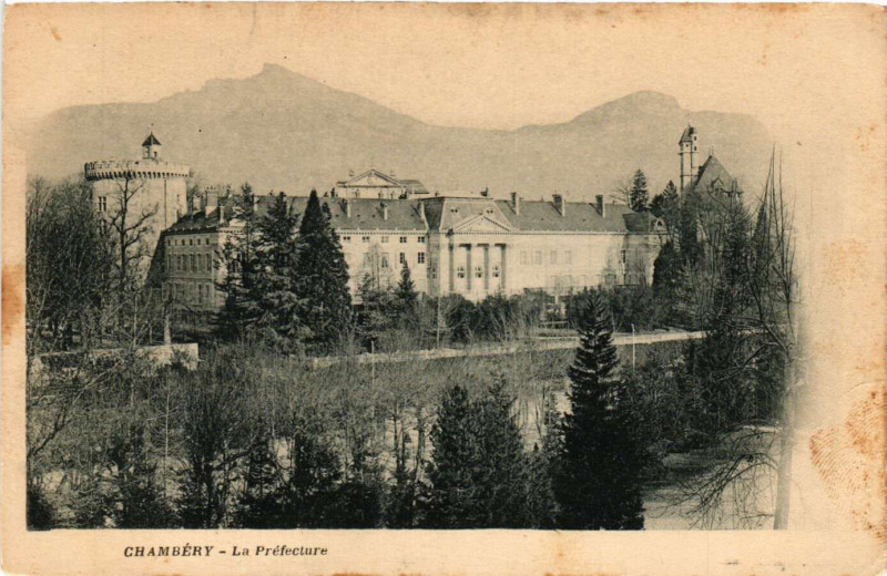 Carte postale ancienne Chambery - La Préfecture à Chambéry