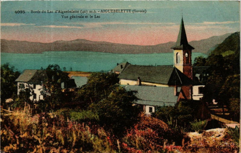 Carte postale ancienne Bords du Lac d'Aiguebelette (417 m) - Aiguebelette - Vue