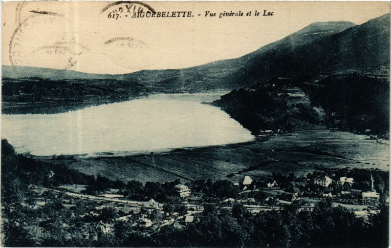 Carte postale ancienne Aiguebelette - Vue générale et le Lac