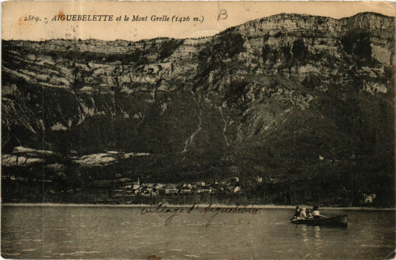 Carte postale ancienne Aiguebelette et le Mont Grelle (1426 m)