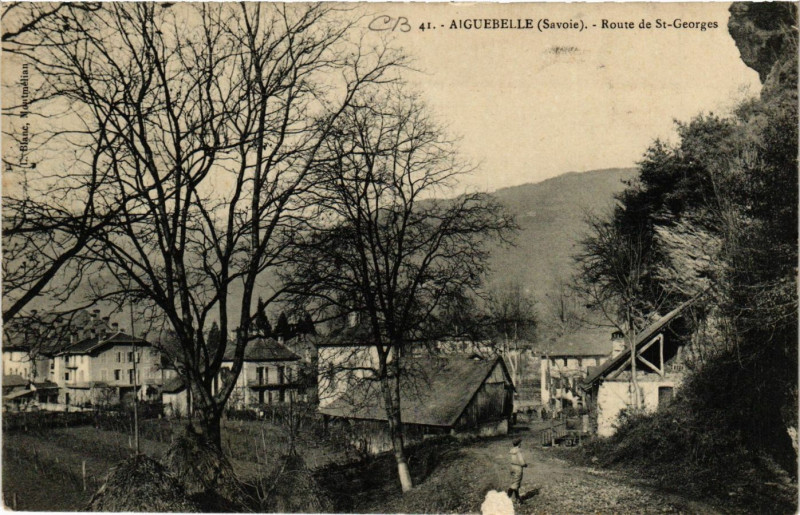 Carte postale ancienne Aiguebelle - Route de Saint-Georges