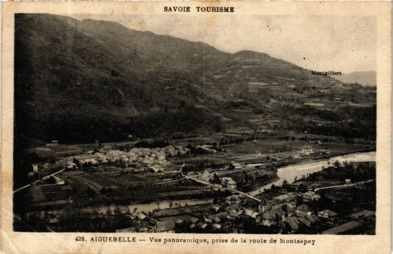 Carte postale ancienne Aiguebelle - Vue panramique prise de la route de Montsapey à Montsapey