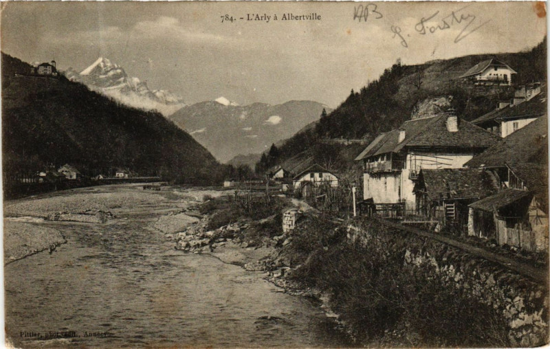 Carte postale ancienne L'Arly a Albertville à Albertville