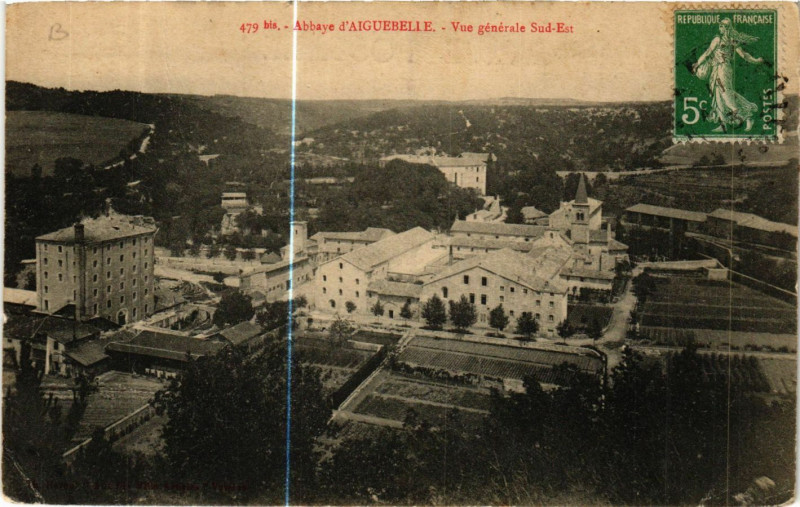 Carte postale ancienne Abbaye d'Aiguebelle - Vue générale Sud-Est