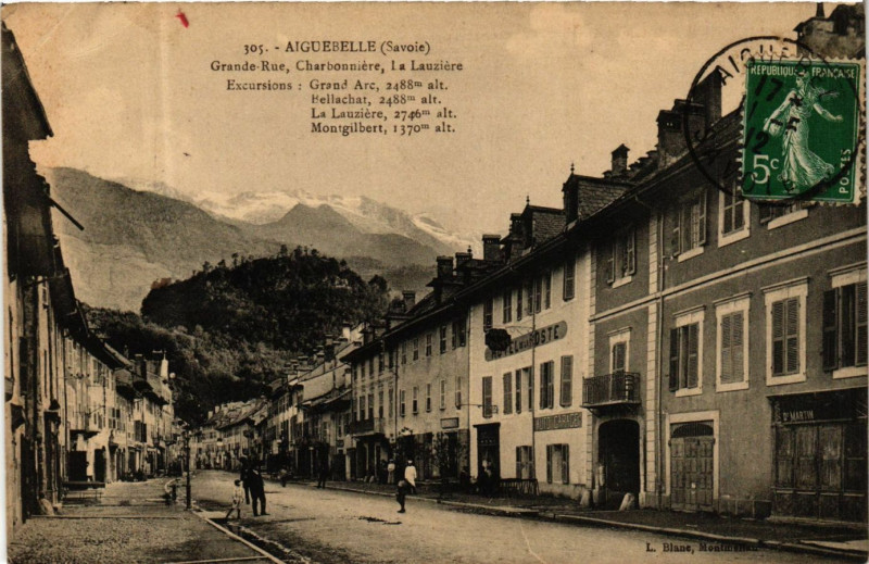 Carte postale ancienne Aiguebelle - Grande Rue Charboniere La Lauziere