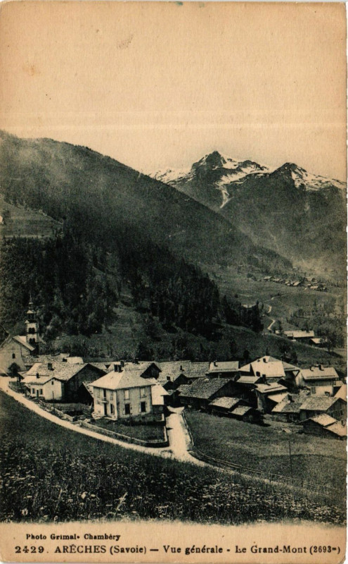 Carte postale ancienne Areches - Vue générale - Le Grand-Mont (2693 m)