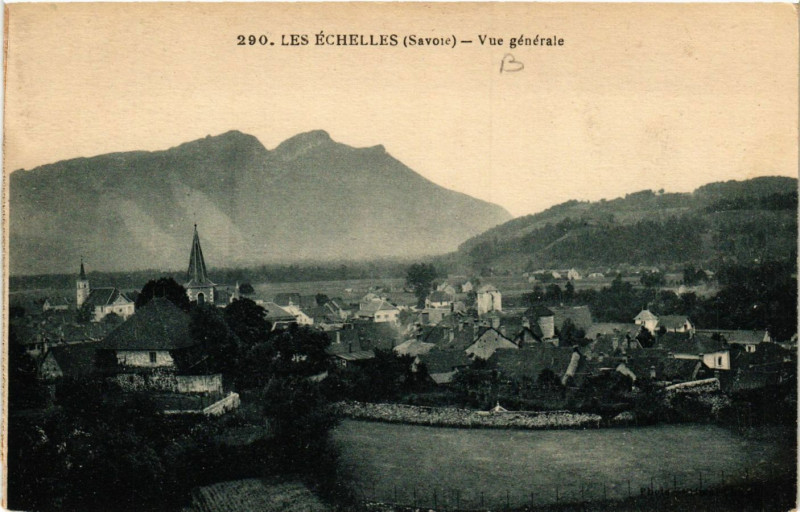 Carte postale ancienne Les Echelles - Vue générale aux Échelles