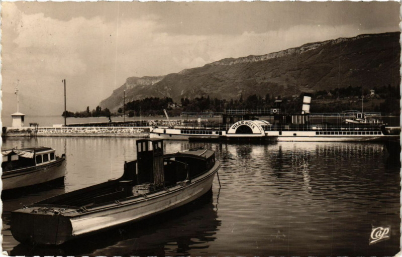 Carte postale ancienne Aix-les-Bains - Lac du Bourget - Le Grand Port à Aix-les-Bains