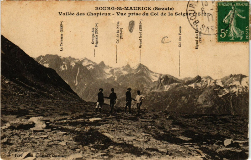Carte postale ancienne Bourg-Saint-Maurice - Vallée des Chapieux - Vue prise du Col à Bourg-Saint-Maurice
