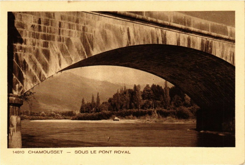Carte postale ancienne Chamousset - Sous le Pont - Royal à Chamousset