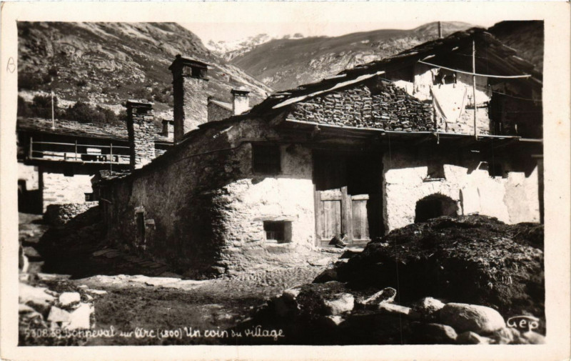 Carte postale ancienne Bonneval-sur-Arc (1800) Un coin du village à Bonneval-sur-Arc