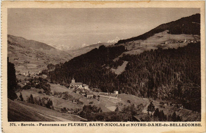 Carte postale ancienne Panorama sur Flumet Saint-Nicolas et N.-D.-de-... à Flumet