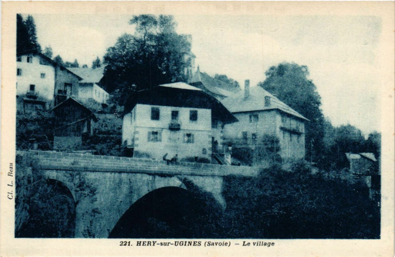 Carte postale ancienne Hery-sur-Ugines - Le village à Ugine