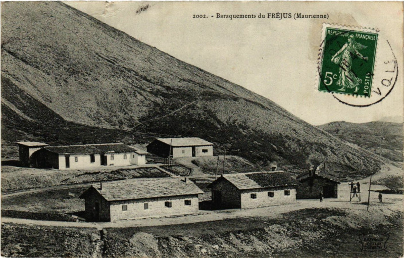 Carte postale ancienne Baraquements du Frejus