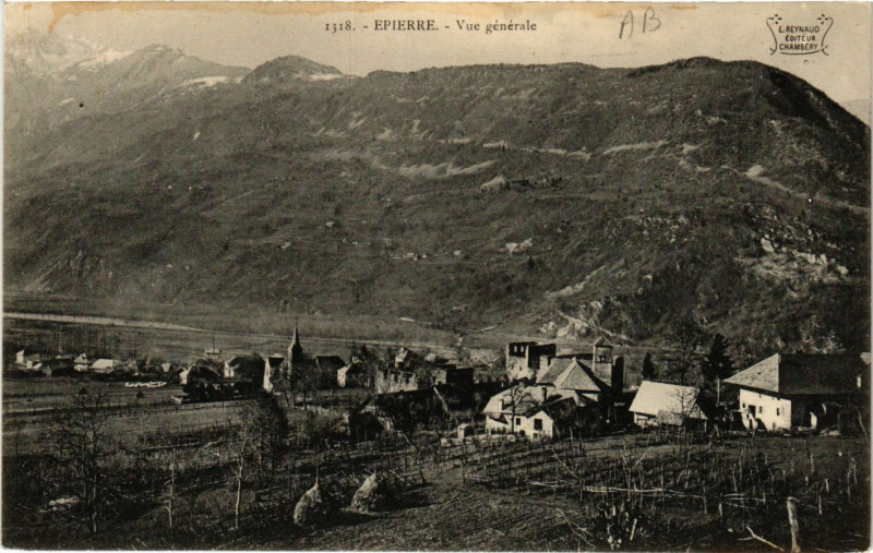 Carte postale ancienne Epierre - Vue générale à Épierre