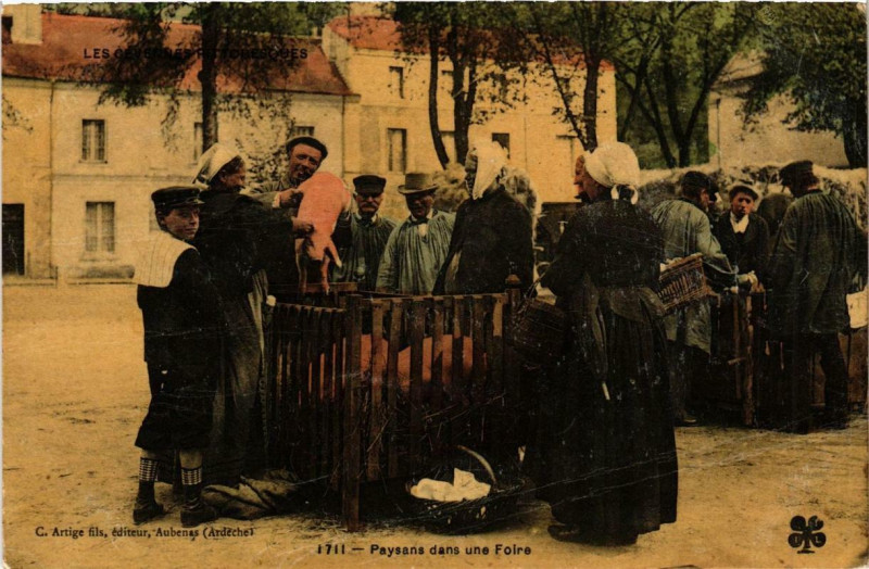 Carte postale ancienne Paysans dans une Foire