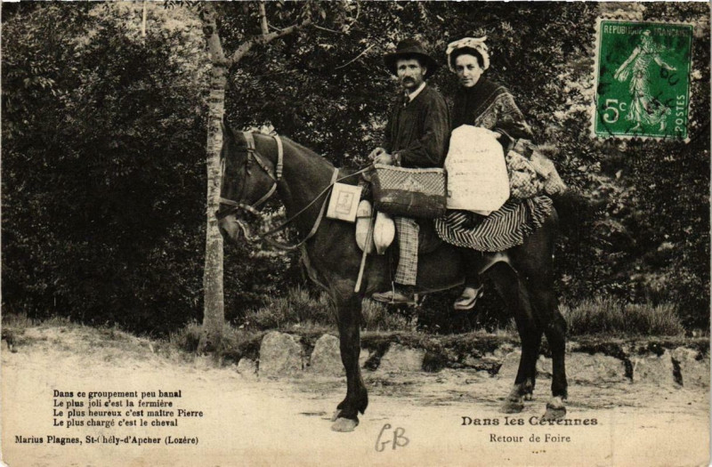 Carte postale ancienne Dans les Cevennes Retour de Foire