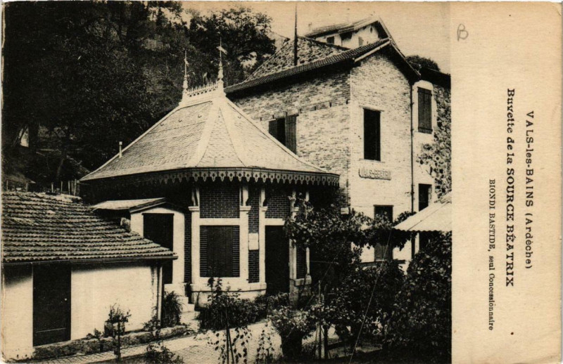 Carte postale ancienne Vals-les-Bains Buvette de la Source Béatrix à Vals-les-Bains