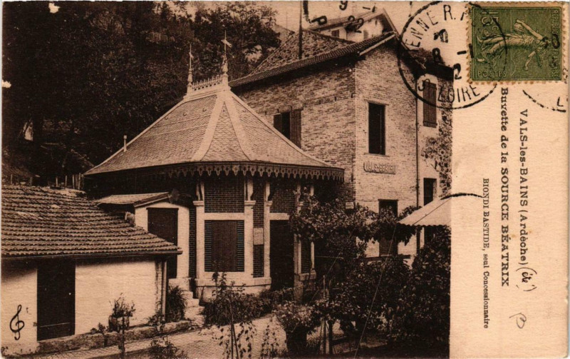Carte postale ancienne Vals-les-Bains Buvette de la Source Béatrix à Vals-les-Bains