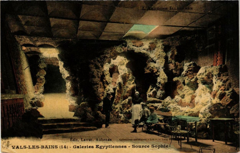 Carte postale ancienne Vals-les-Bains Galeries Egyptiennes. Source Sophie à Vals-les-Bains