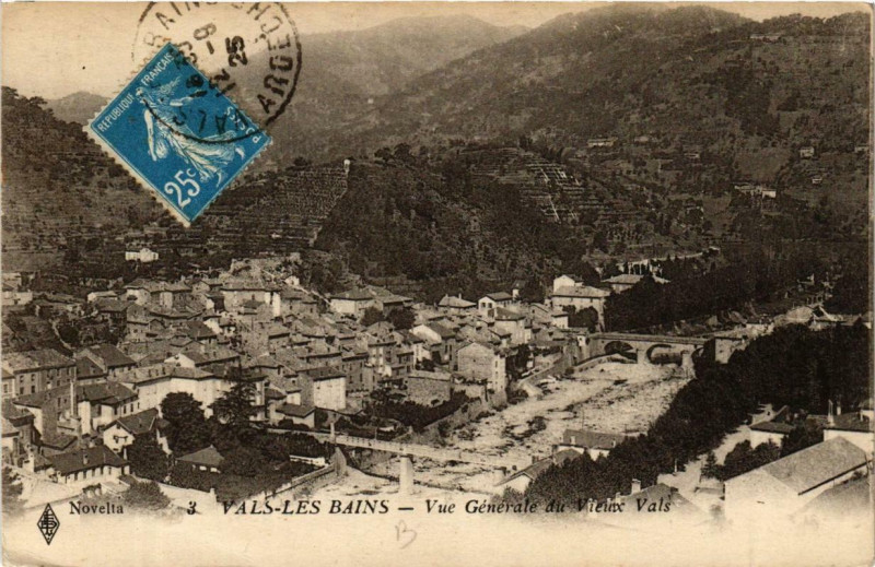 Carte postale ancienne Vals-les-Bains Vue générale du Vieux Vals à Vals-les-Bains