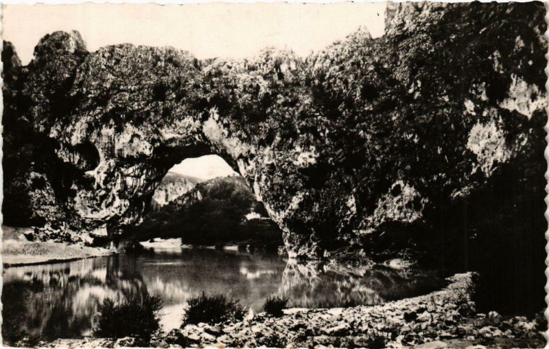 Carte postale ancienne Vallon - Le Pont d'Arc