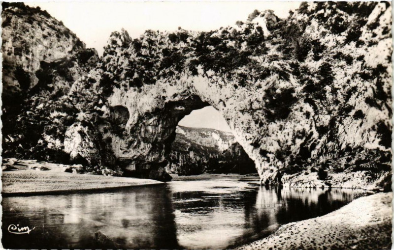 Carte postale ancienne Vallon - Le Pont d'Arc