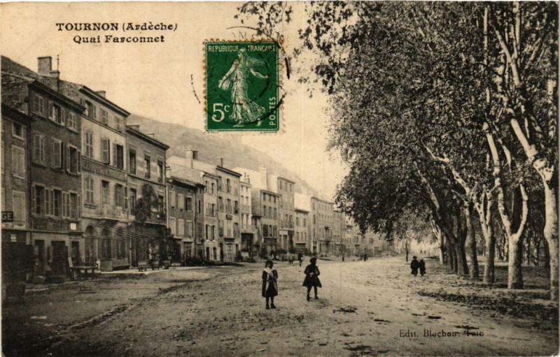 Carte postale ancienne Tournon Quai Farconnet