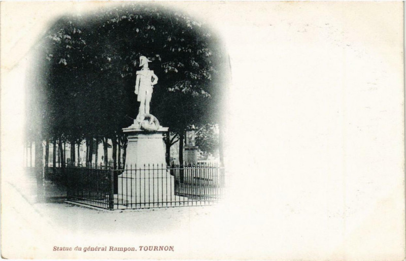 Carte postale ancienne Tournon Statue du général Rampon