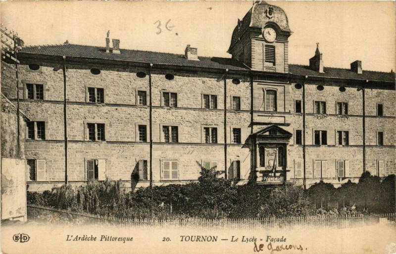 Carte postale ancienne Tournon Le Lycée. Facade