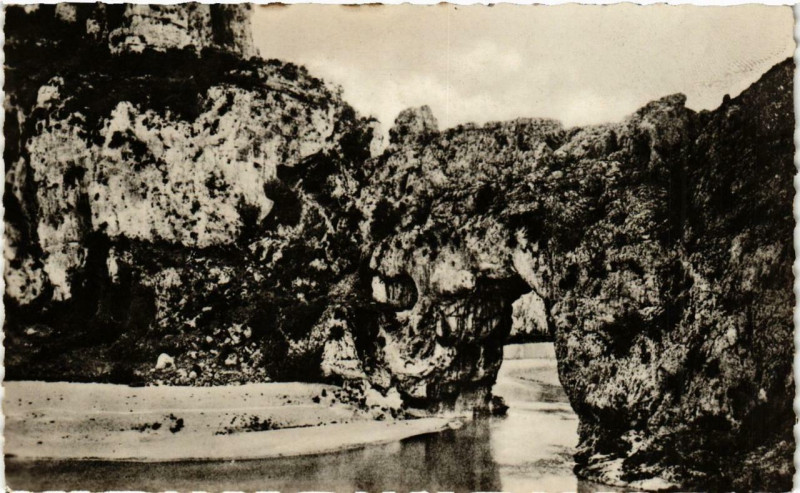Carte postale ancienne Vallon - Le Pont d'Arc