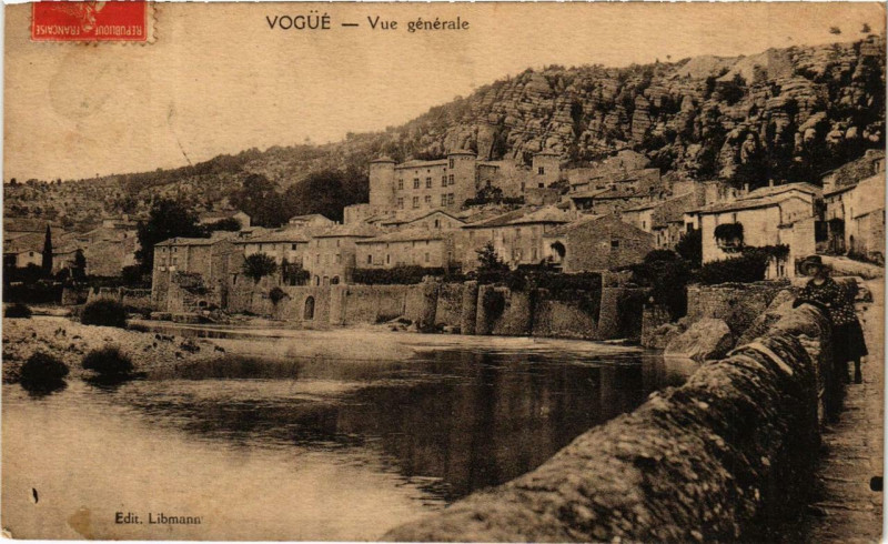 Carte postale ancienne Vogue Vue générale à Vogüé