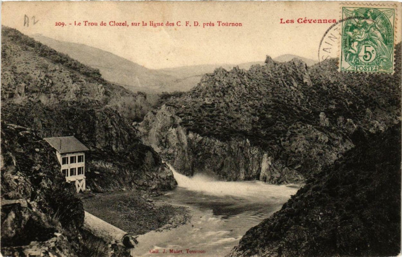 Carte postale ancienne Les Cevennes Le Trou de Clozel