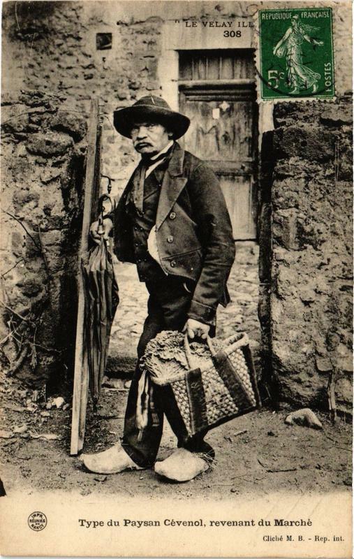 Carte postale ancienne Type du Paysan Cévenol revenant du Marché