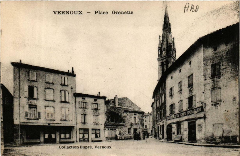 Carte postale ancienne Vernoux Place Grenette